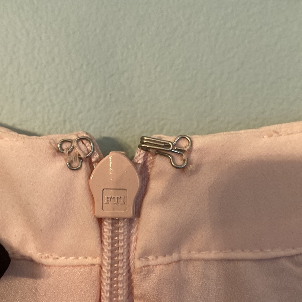 Bebe pink jumpsuit - Picture 4 of 8